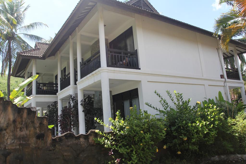 Kuta Indah Hotel Экстерьер фото