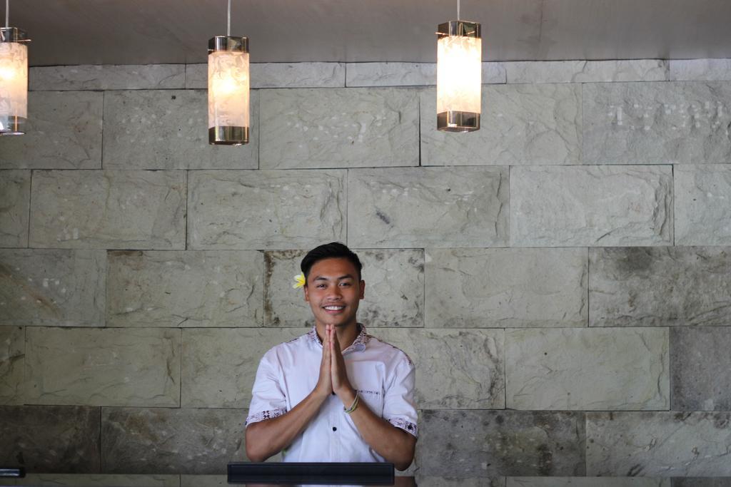 Kuta Indah Hotel Экстерьер фото