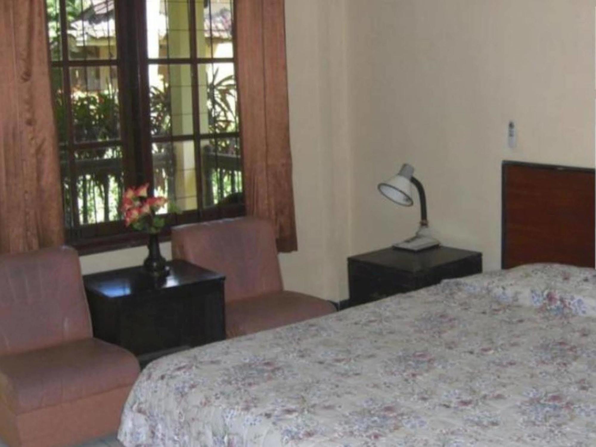 Kuta Indah Hotel Экстерьер фото