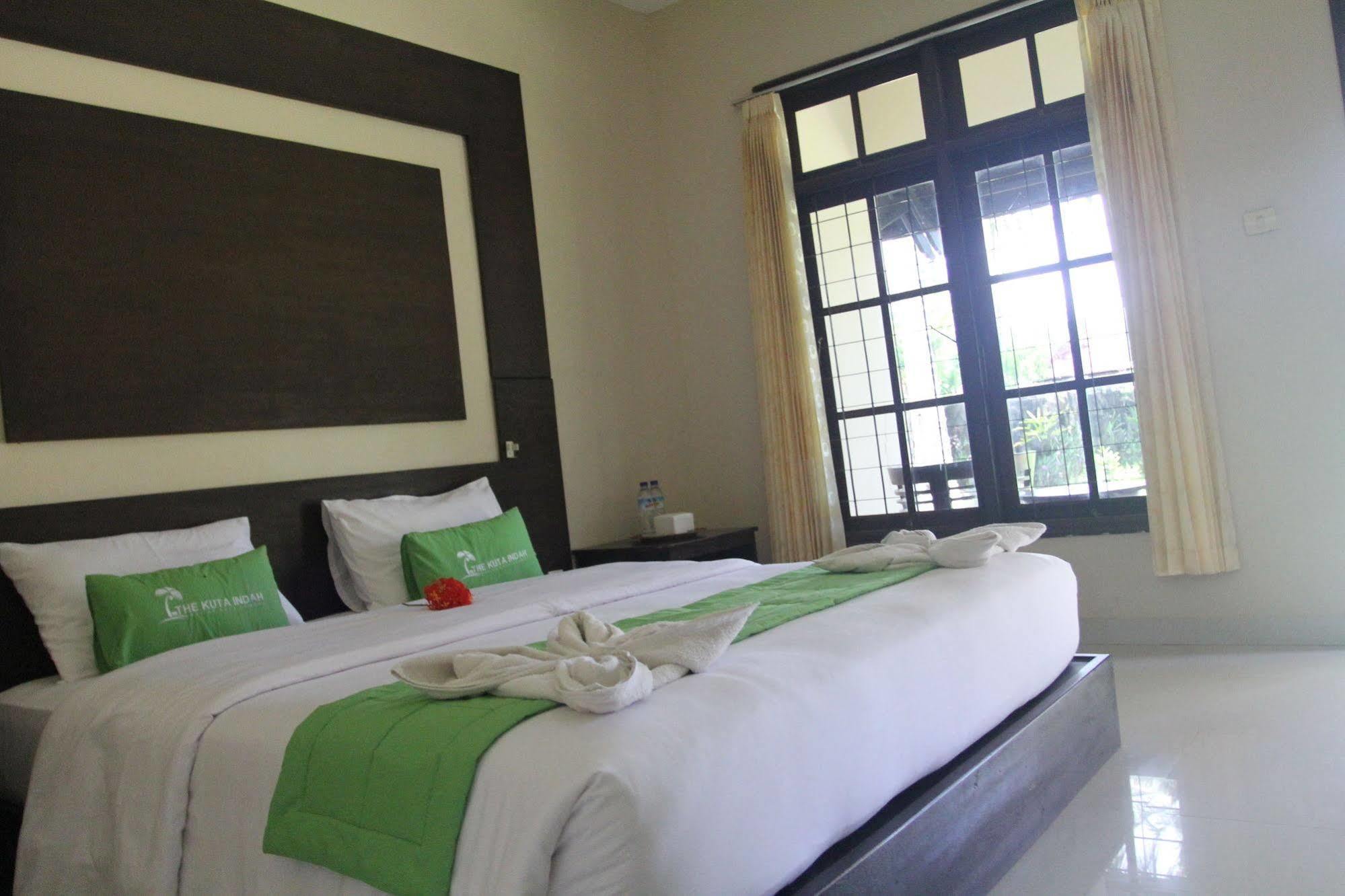 Kuta Indah Hotel Экстерьер фото
