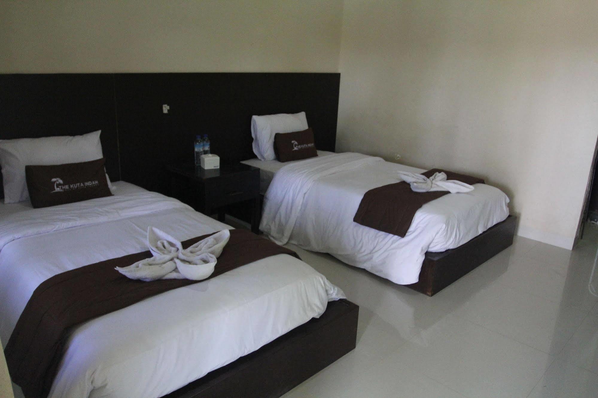 Kuta Indah Hotel Экстерьер фото