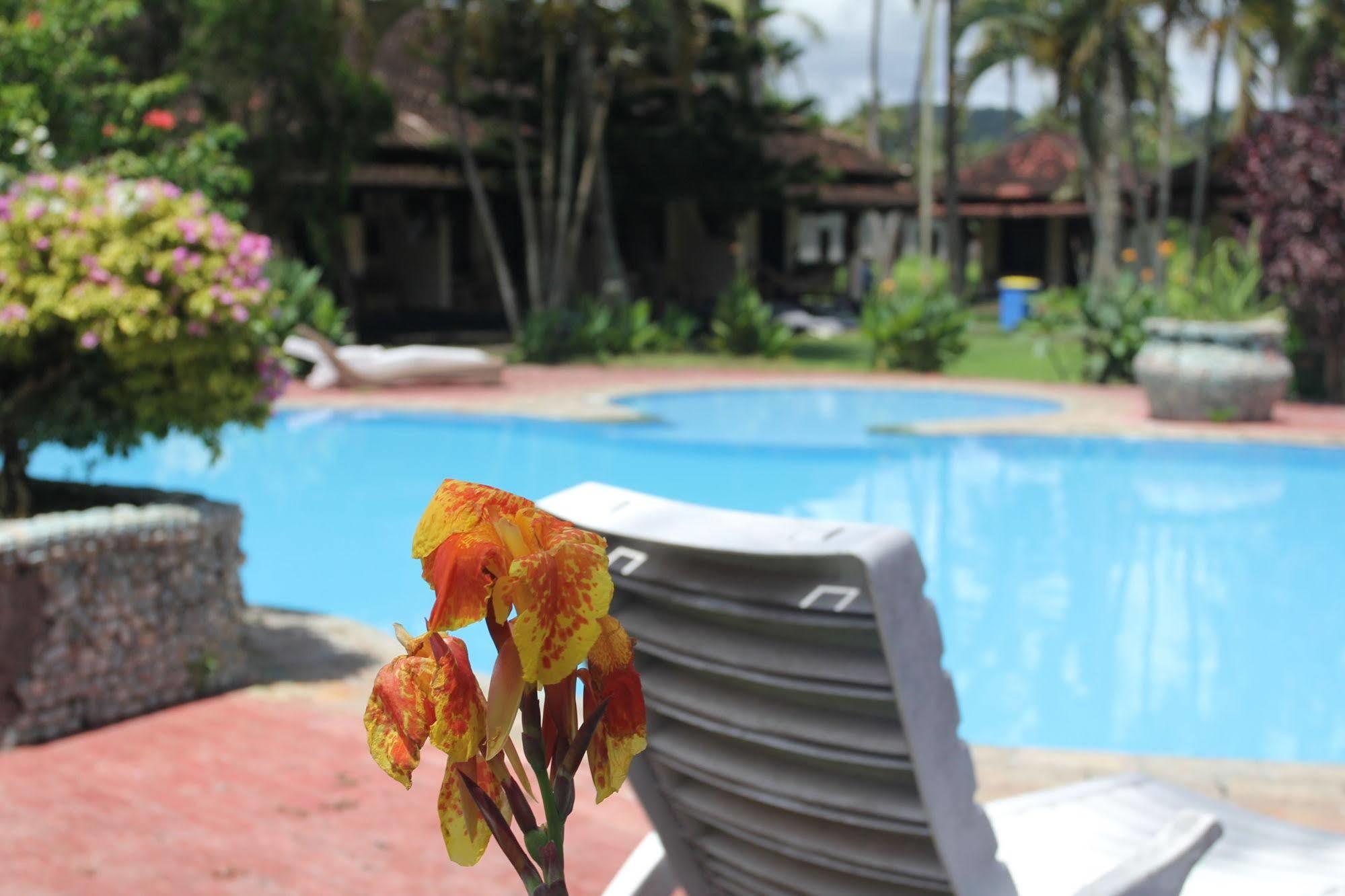 Kuta Indah Hotel Экстерьер фото