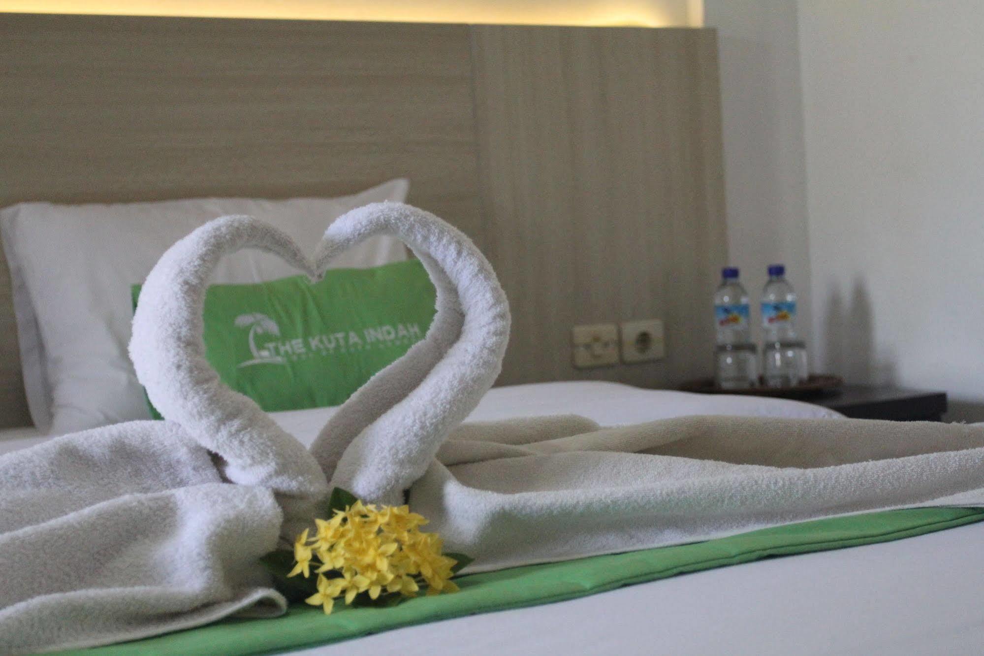 Kuta Indah Hotel Экстерьер фото