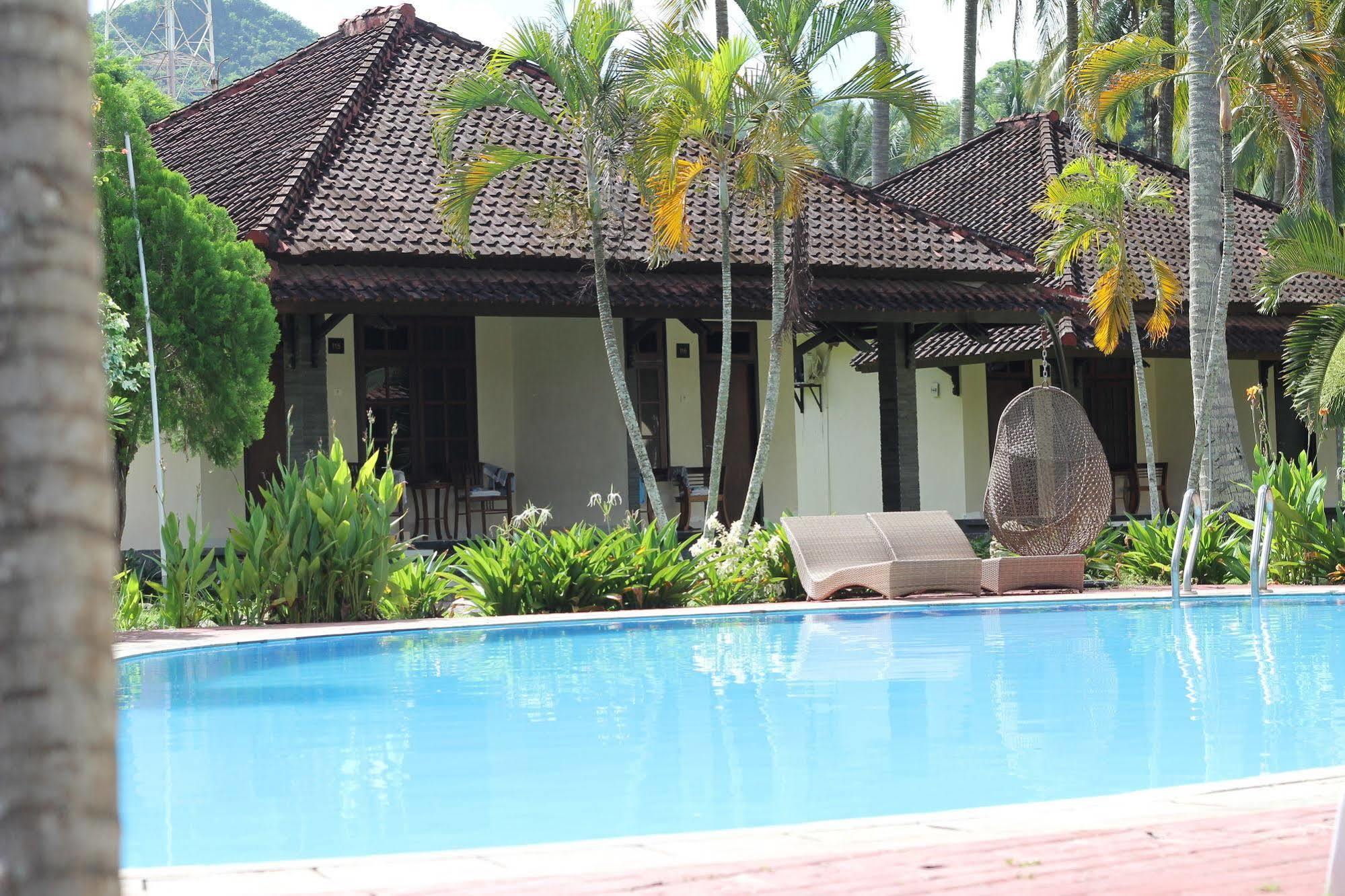 Kuta Indah Hotel Экстерьер фото