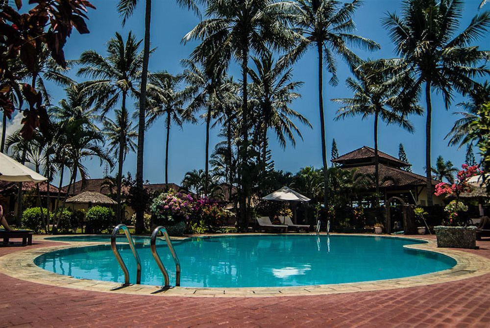 Kuta Indah Hotel Экстерьер фото