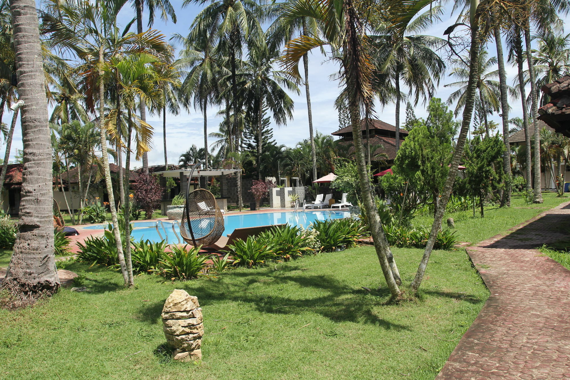 Kuta Indah Hotel Экстерьер фото